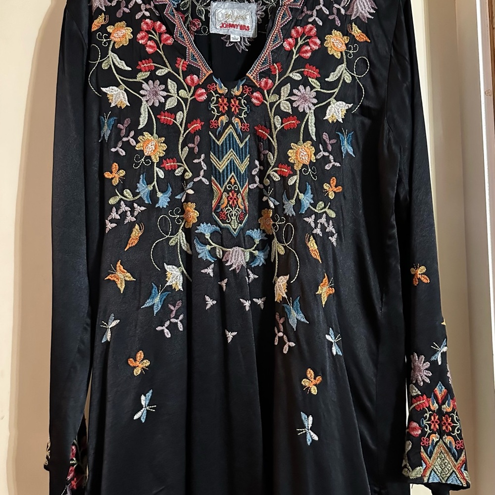 Johnny Was Black Floral Embroidered Top